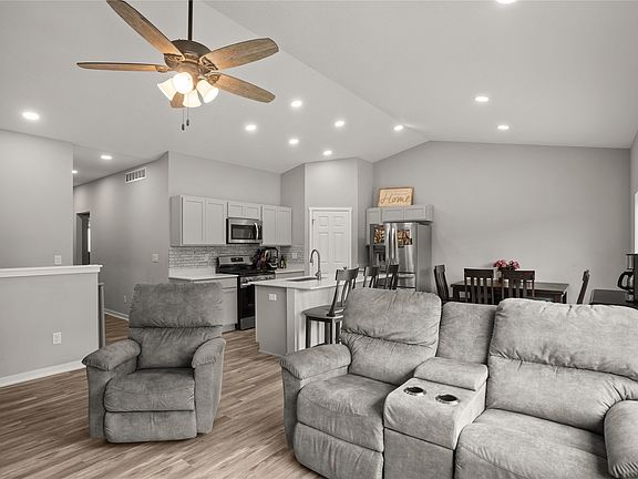 5th image of 510 Ironwood Ave