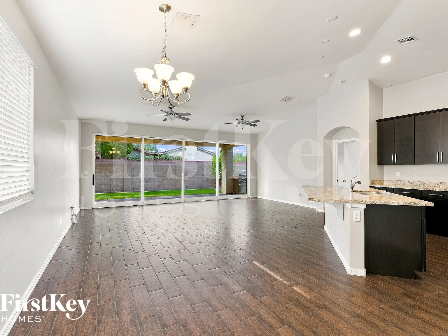 3 bed, 2.0 bath, 1734 sqft, $2,465 — Photo 4