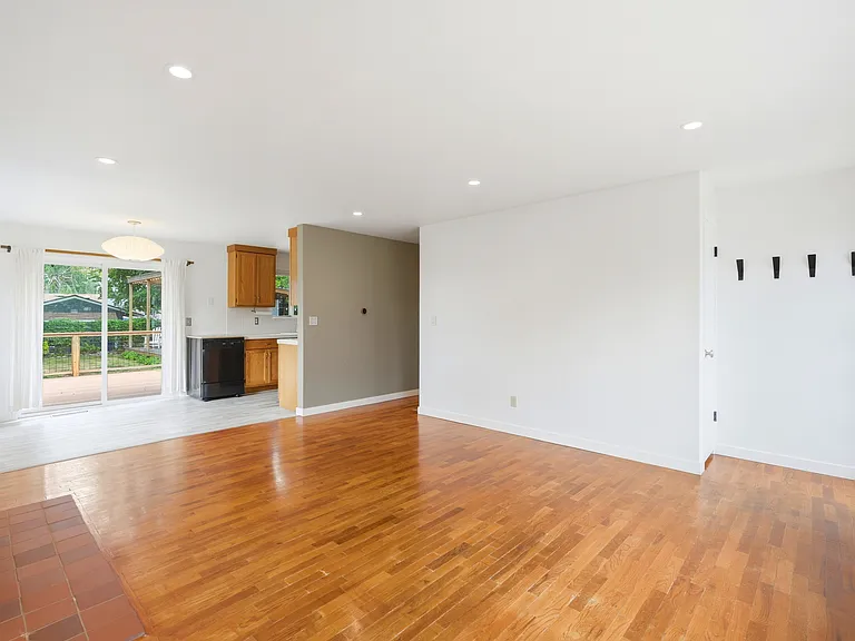 4830 S Raymond St — Photo 5