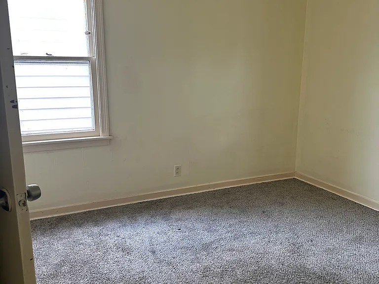 204 Easton Ave #1 — Photo 4