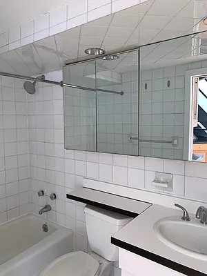 Rented by Chartwell Manhattan Realty | media 11