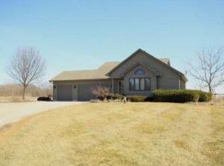 10N295 Muirhead Rd, Elgin, IL 60124