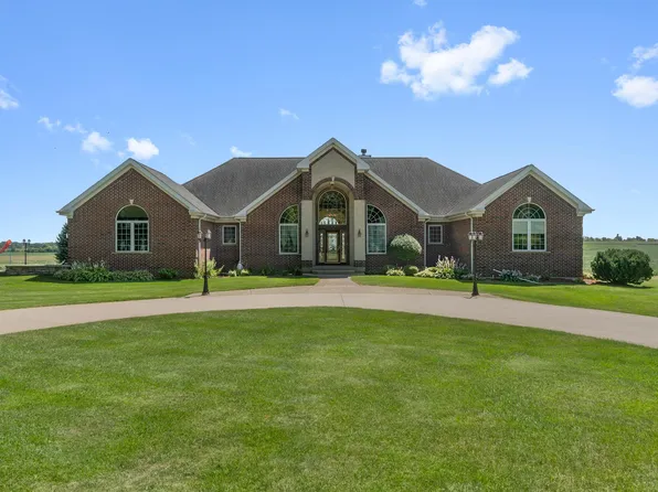N880 Salt Box Rd, Sharon, WI 53585