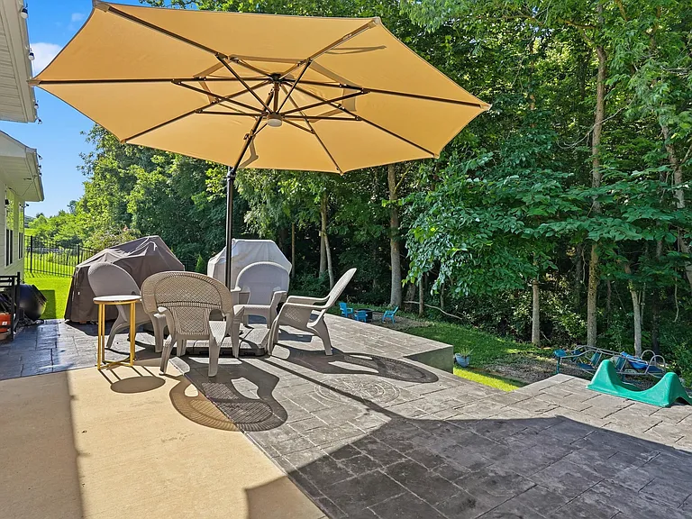 2404 Baxley Dr — Photo 33
