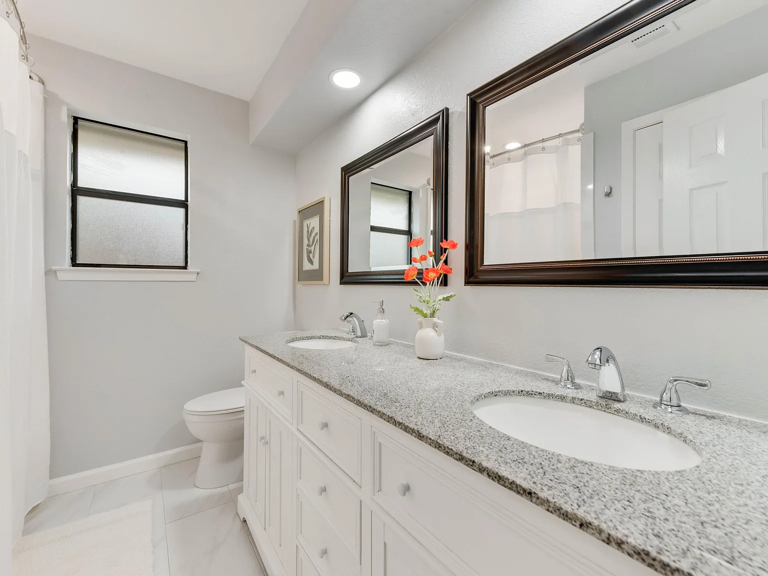 4 bed, 3.0 bath, 2024 sqft, $1,061 — Photo 4