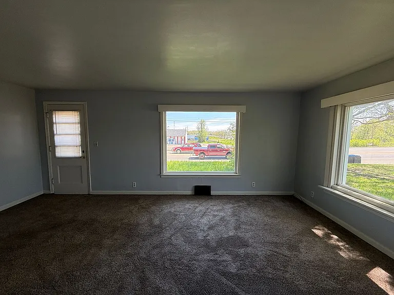 2124 Lansing Ave — Photo 7
