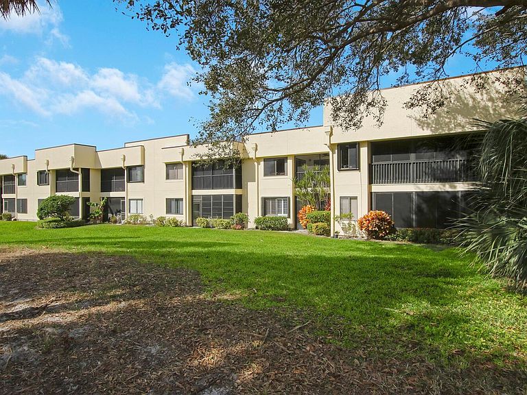 Williamsburg At Heritage Ridge Condominiums - Hobe Sound, FL | Zillow