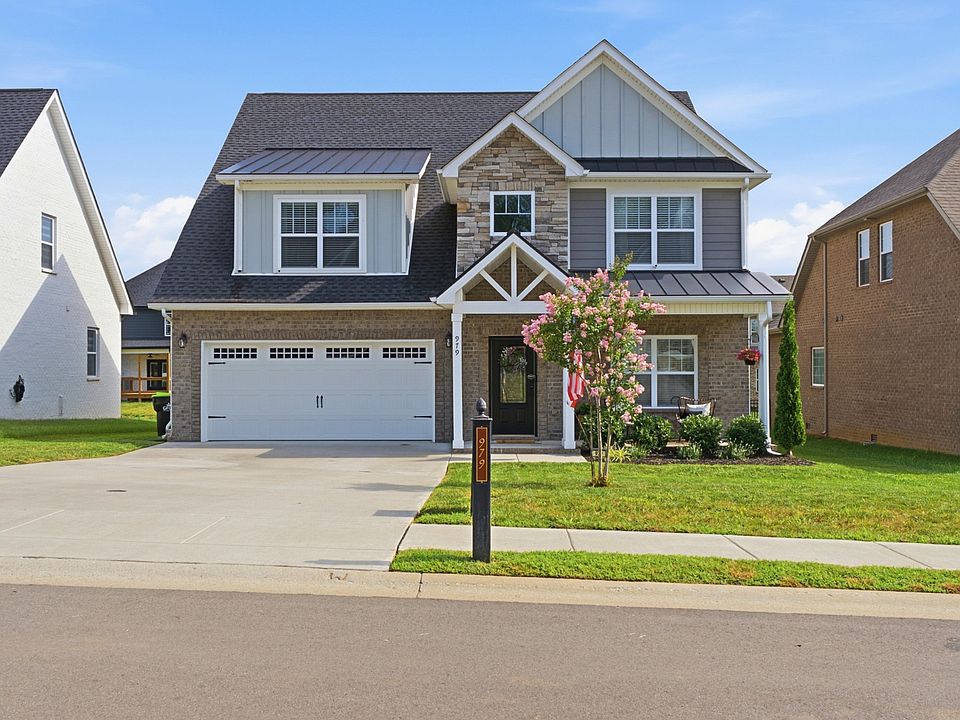 1st image of 979 Alton Dr
