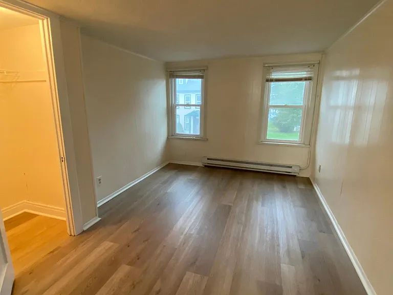 211A N Railroad St — Photo 22