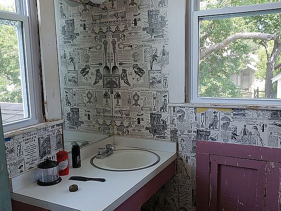 5th image of 317 N 5th St