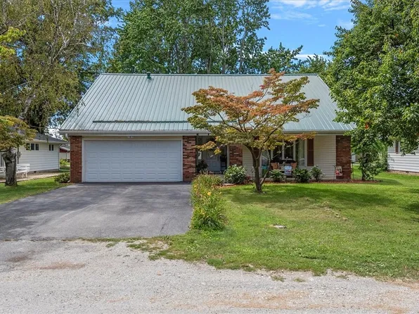 209 Kemmerer St, Assumption, IL 62510