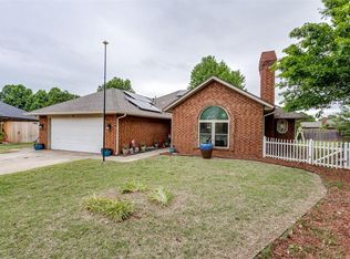4605 Osborn Ln, Yukon, OK 73099