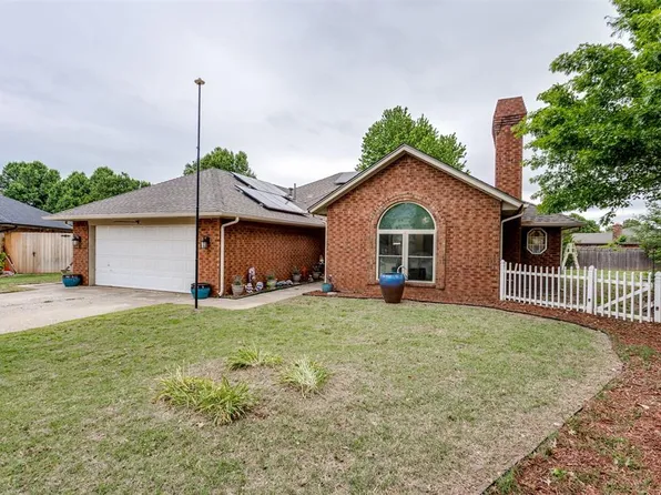 4605 Osborn Ln, Yukon, OK 73099