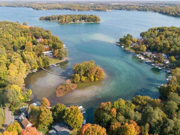 8265 Lake Vista Dr, Richland, MI 49083