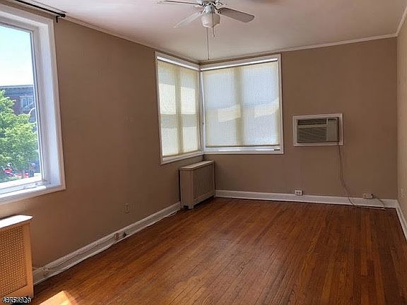 2nd image of 223 Bellevue Ave APT 2