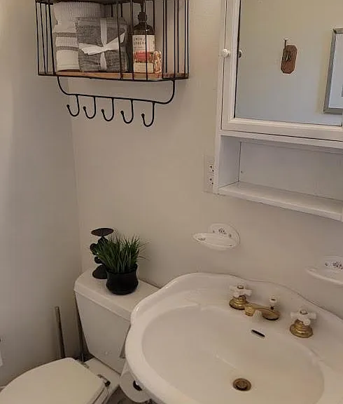4233 E Linden St — Photo 16