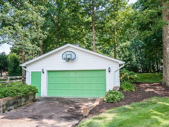 Detached garage & worksho