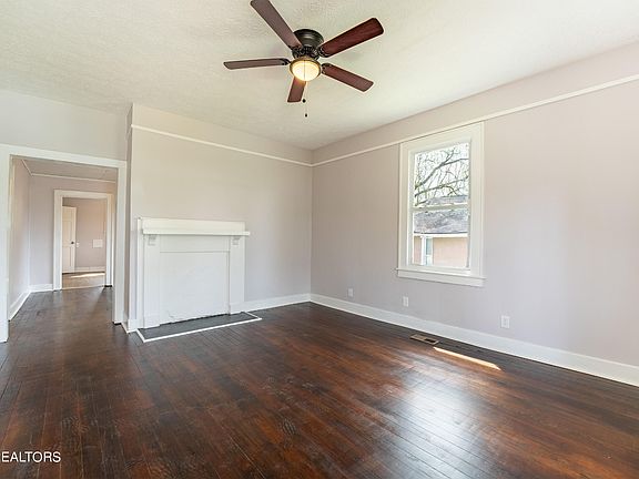 5th image of 4012 Porter Ave