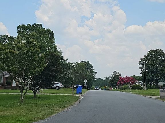 5th image of 6621 Vaughn Rd