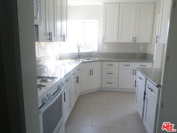 5th image of 1029 W 122nd St