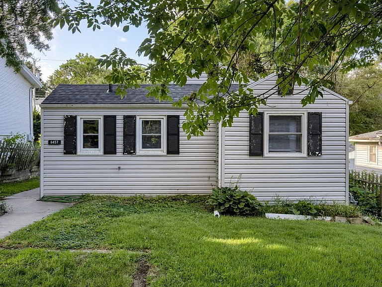 6457 Parker St — Photo 1