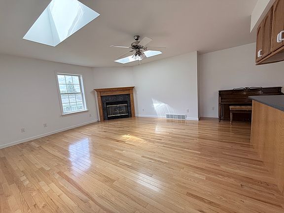 4th image of 171 Fairfield Ave
