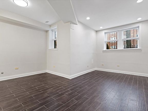 3rd image of 4906 N Whipple St APT G