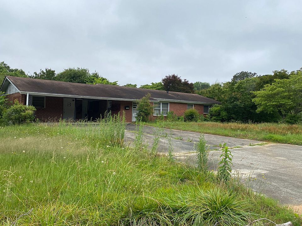 2nd image of 1054 Mountain View Rd NW