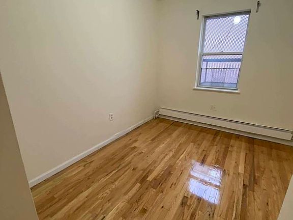 4th image of 273 Van Brunt St #Top
