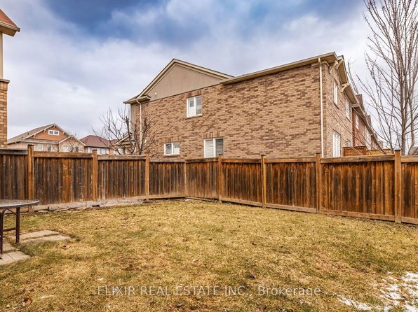 1029 Farmstead Dr, Milton, ON L9T 8G4