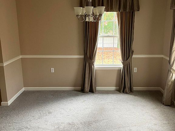 5th image of 328 Bennett Dr