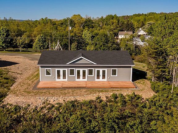 3rd image of 41 Colonial Arms Dr