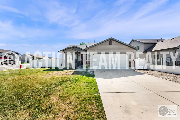 2575 S Athena Dr — Photo 1