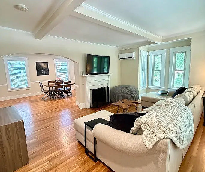 1271 Elm St — Photo 4