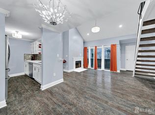 914 Aspen Dr, Plainsboro, NJ 08536