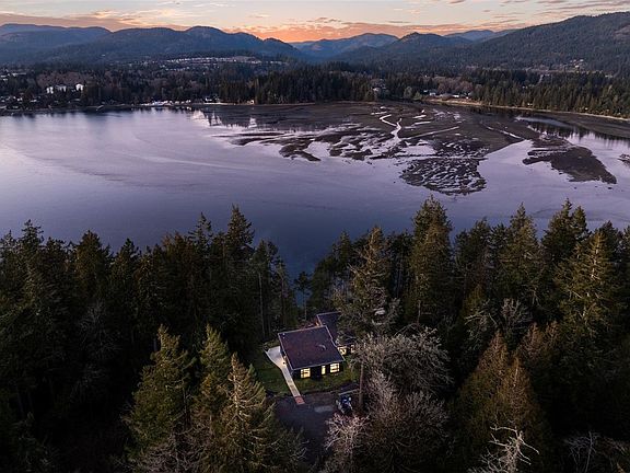 2nd image of 6550 E Sooke Rd #A