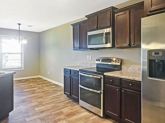 2nd image of 6215 Mimosa Gardens Ln