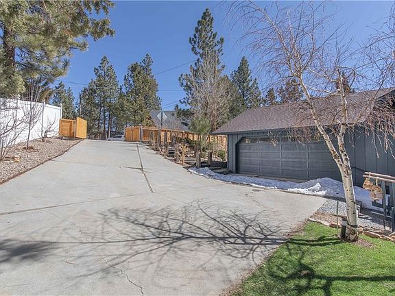 3rd image of 986 Feather Mountain Dr