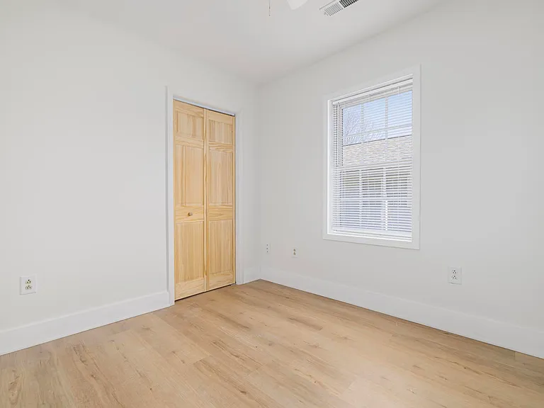 1729 Mary St — Photo 9