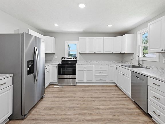 5th image of 2556 335th St