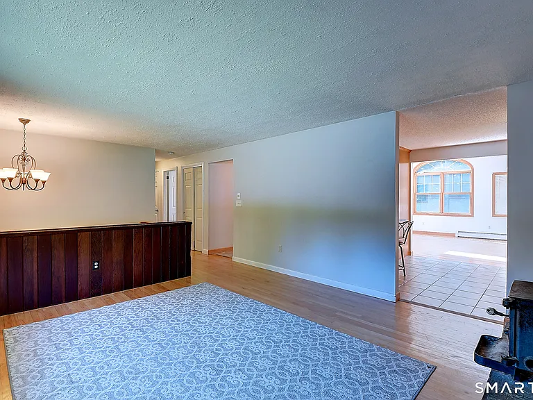 58 Elizabeth Dr — Photo 6