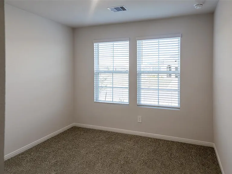 401 Abbey Ln — Photo 13