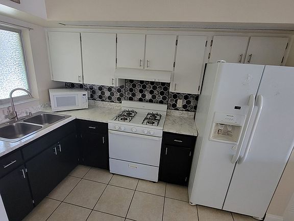 2nd image of 833 Orchid Springs Dr
