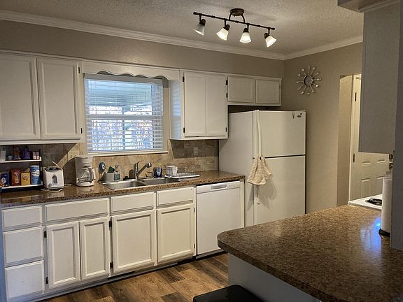2nd image of 5 Dunholme Dr