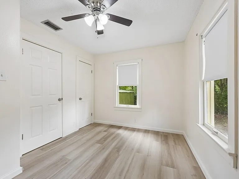 2113 Silver Lake Dr — Photo 16