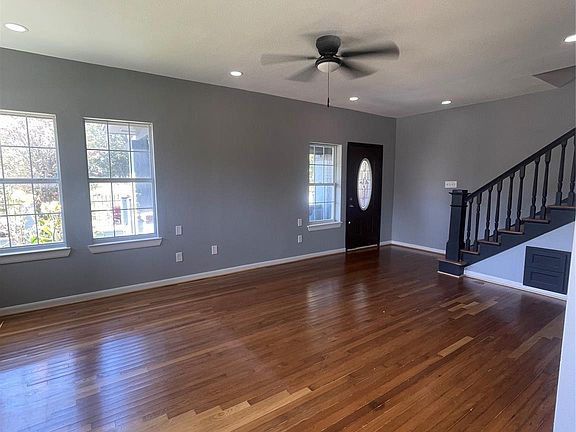 3rd image of 2517 Isabella St