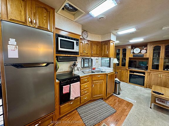4th image of 285 Crydermans Side Rd #33