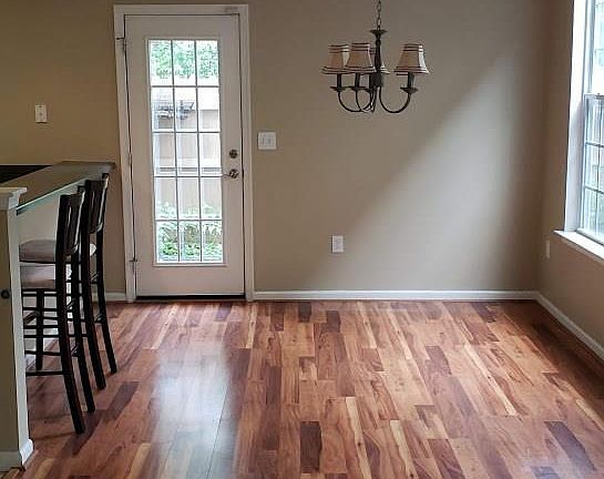 4th image of 1193 Westbriar Dr