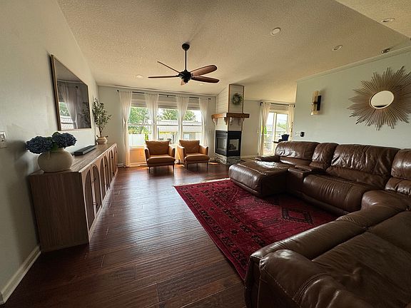 3rd image of 500 Riverking Rd