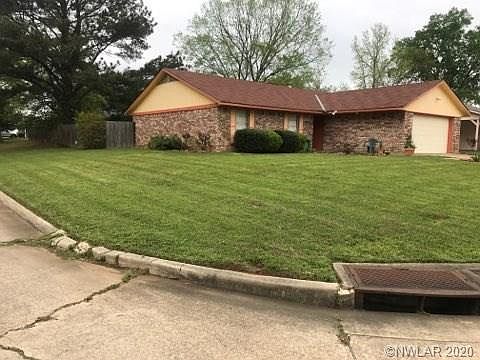 3rd image of 3916 Chateau Dr
